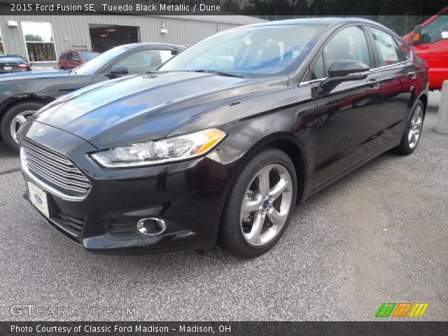2015 Ford Fusion SE in Tuxedo Black Metallic