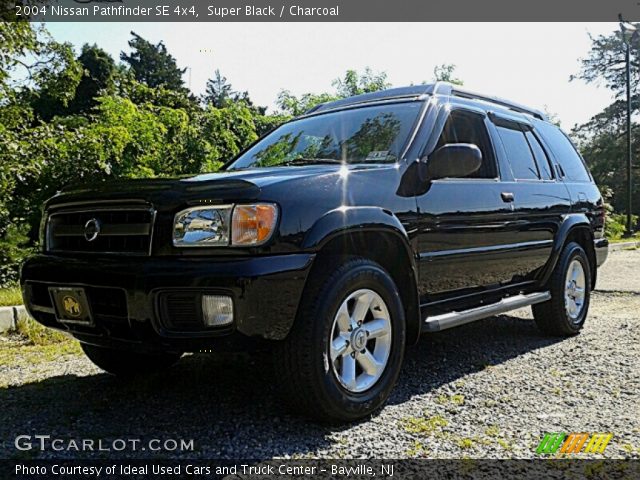 2004 Nissan Pathfinder SE 4x4 in Super Black