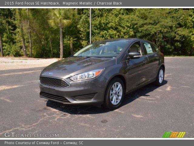 2015 Ford Focus SE Hatchback in Magnetic Metallic