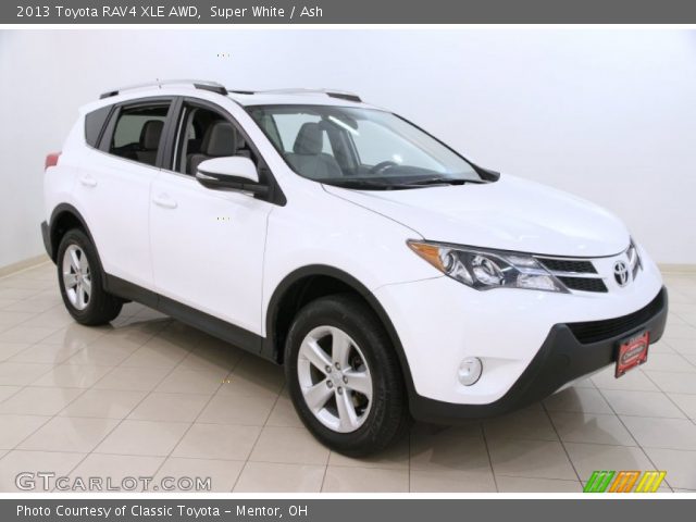 2013 Toyota RAV4 XLE AWD in Super White