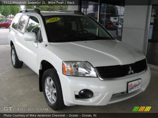 2011 Mitsubishi Endeavor LS in White Pearl