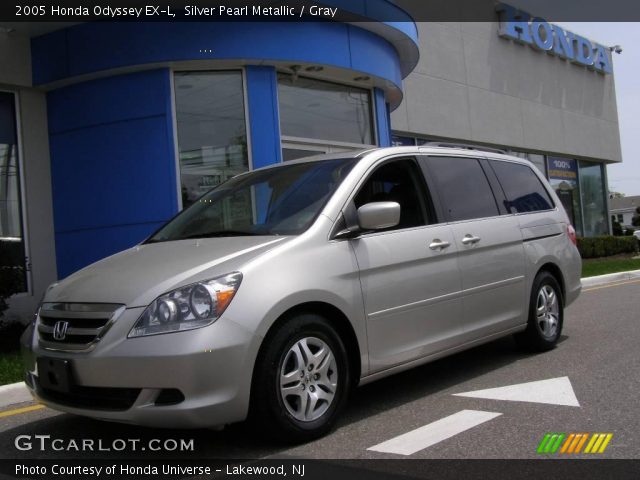 2005 Honda Odyssey EX-L in Silver Pearl Metallic
