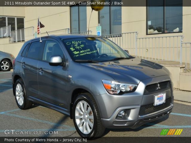 2011 Mitsubishi Outlander Sport SE 4WD in Cool Silver Metallic