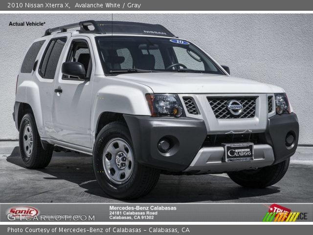 2010 Nissan Xterra X in Avalanche White