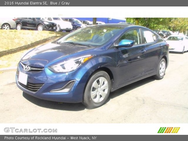 2016 Hyundai Elantra SE in Blue