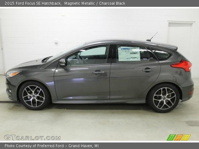 2015 Ford Focus SE Hatchback in Magnetic Metallic