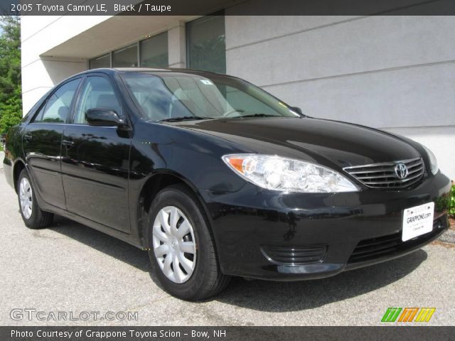 2005 Toyota Camry LE in Black