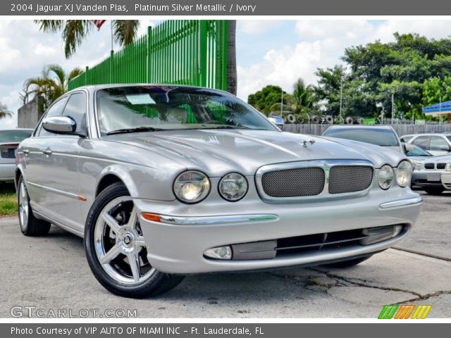 2004 Jaguar XJ Vanden Plas in Platinum Silver Metallic