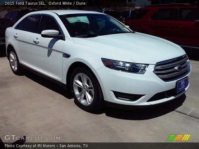 2015 Ford Taurus SEL in Oxford White