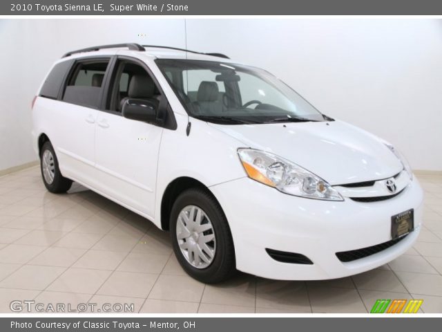 2010 Toyota Sienna LE in Super White