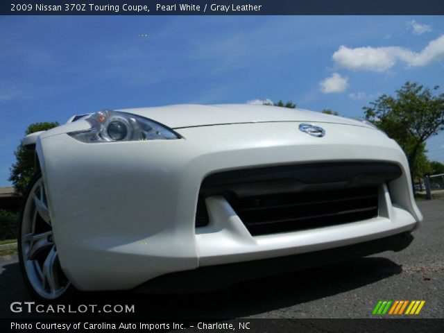2009 Nissan 370Z Touring Coupe in Pearl White