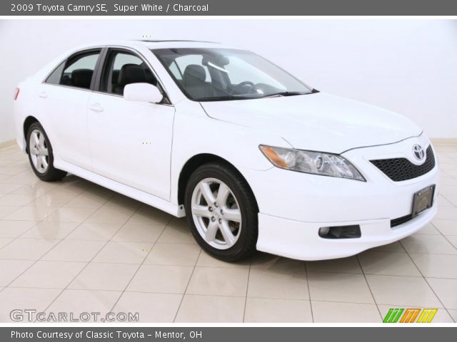 2009 Toyota Camry SE in Super White