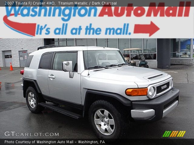 2007 Toyota FJ Cruiser 4WD in Titanium Metallic