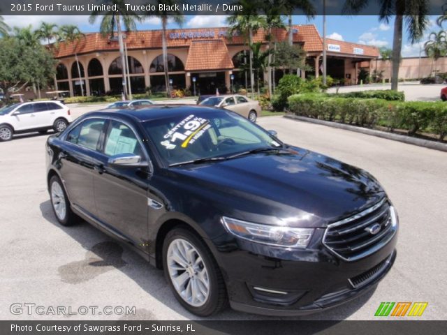 2015 Ford Taurus Limited in Tuxedo Black Metallic