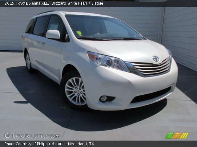 2015 Toyota Sienna XLE in Blizzard White Pearl