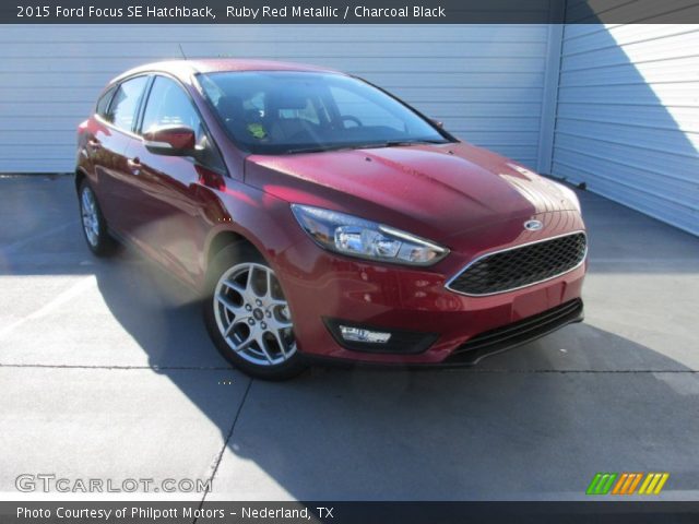 2015 Ford Focus SE Hatchback in Ruby Red Metallic