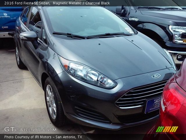 2016 Ford Fiesta SE Sedan in Magnetic Metallic
