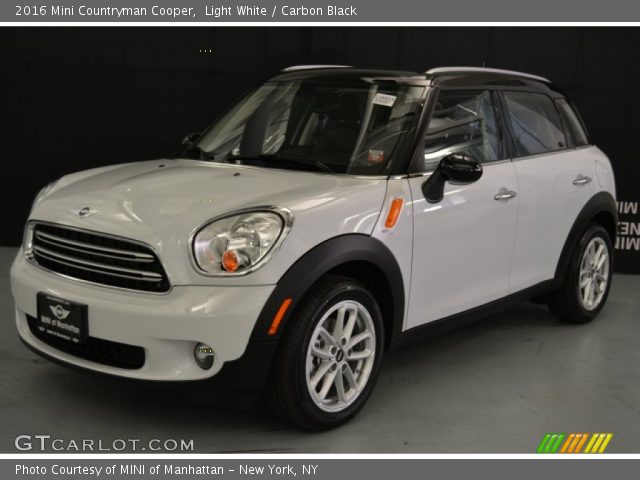 2016 Mini Countryman Cooper in Light White