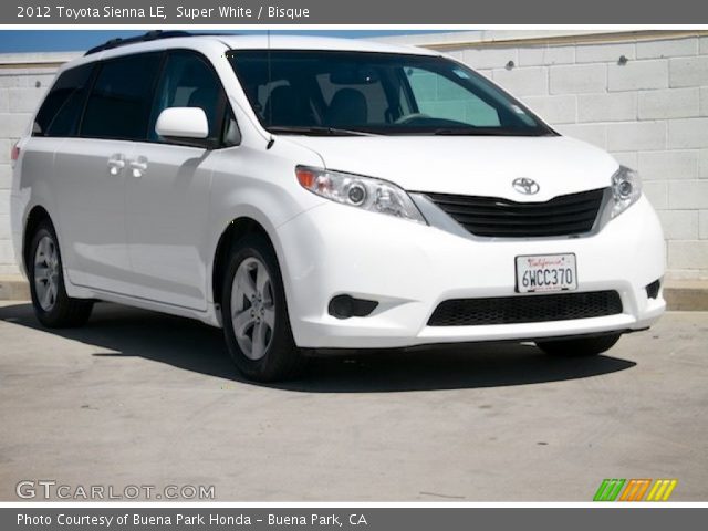 2012 Toyota Sienna LE in Super White