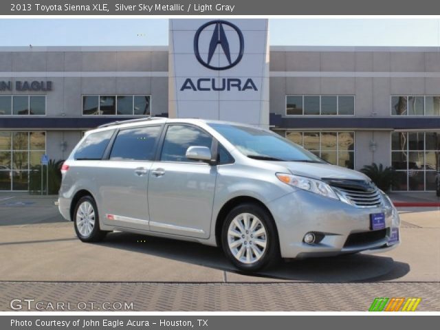 2013 Toyota Sienna XLE in Silver Sky Metallic