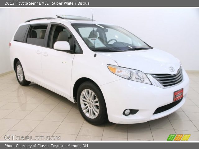 2013 Toyota Sienna XLE in Super White