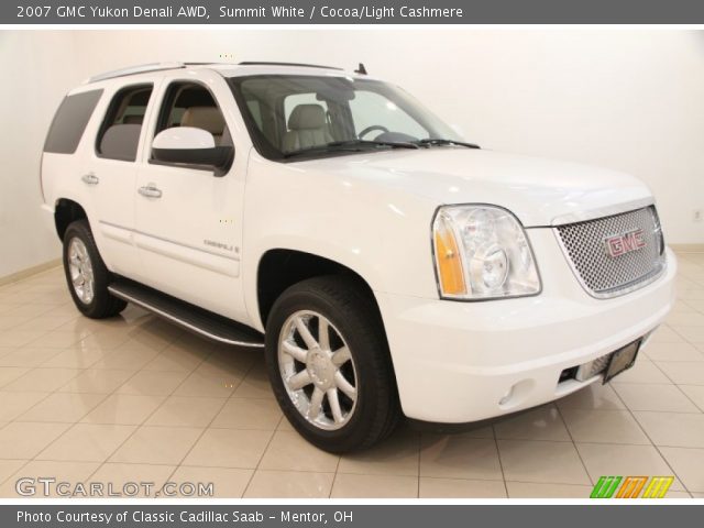 2007 GMC Yukon Denali AWD in Summit White