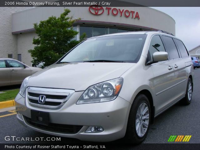 2006 Honda Odyssey Touring in Silver Pearl Metallic
