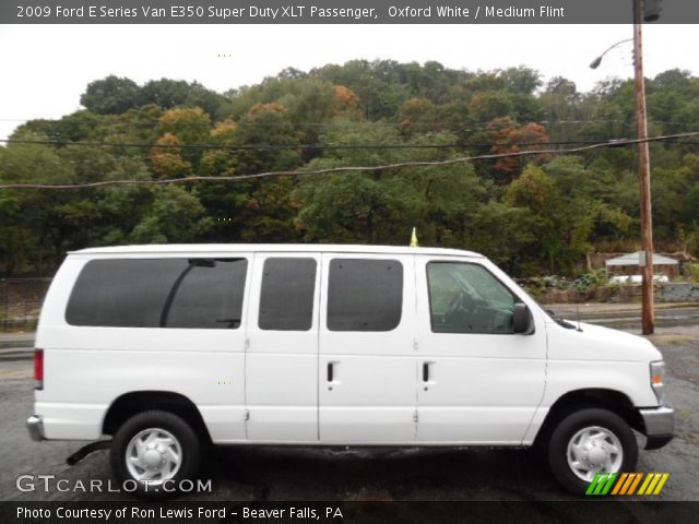 2009 Ford E Series Van E350 Super Duty XLT Passenger in Oxford White