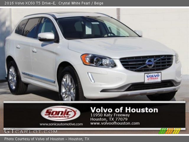 2016 Volvo XC60 T5 Drive-E in Crystal White Pearl