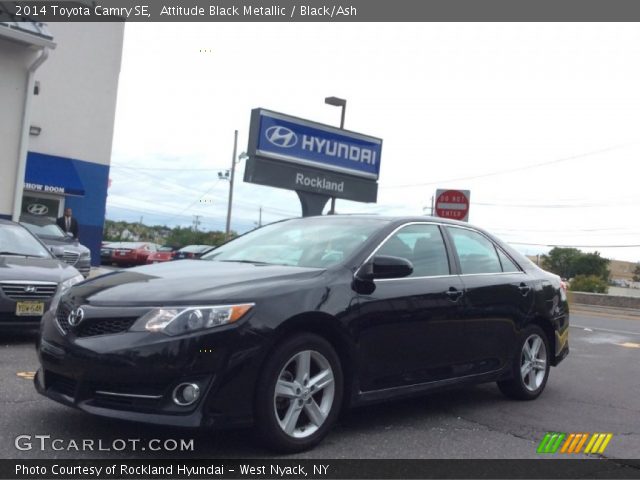 2014 Toyota Camry SE in Attitude Black Metallic