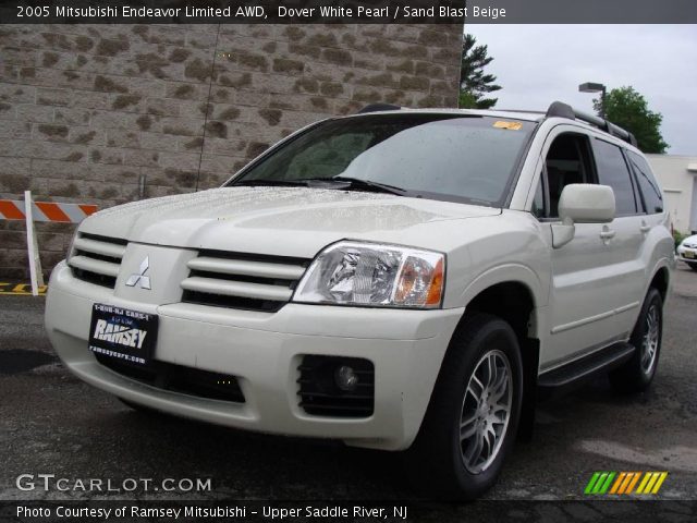 2005 Mitsubishi Endeavor Limited AWD in Dover White Pearl