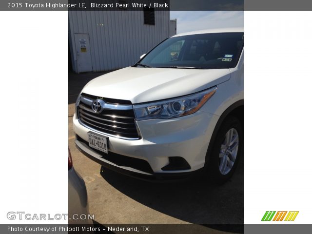 2015 Toyota Highlander LE in Blizzard Pearl White