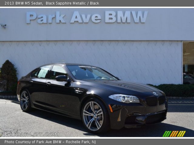 2013 BMW M5 Sedan in Black Sapphire Metallic