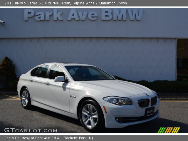 2013 BMW 5 Series 528i xDrive Sedan in Alpine White