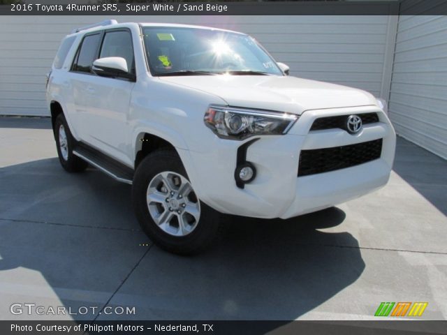 2016 Toyota 4Runner SR5 in Super White