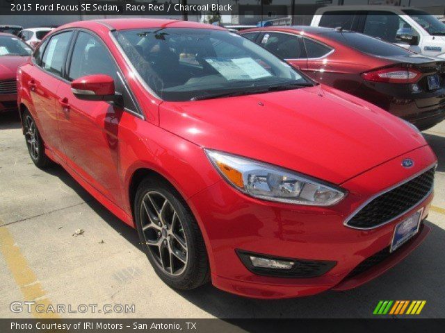 2015 Ford Focus SE Sedan in Race Red