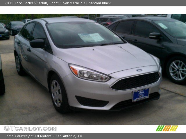 2015 Ford Focus S Sedan in Ingot Silver Metallic