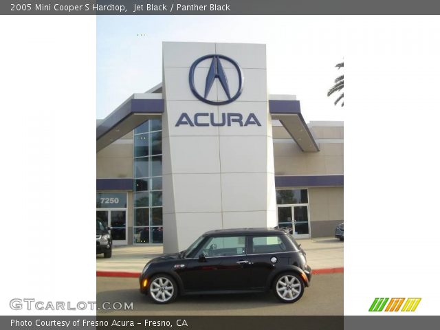 2005 Mini Cooper S Hardtop in Jet Black