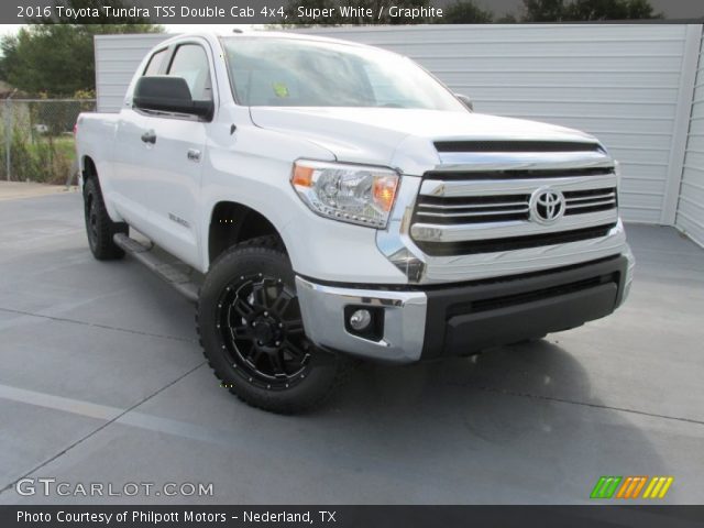 2016 Toyota Tundra TSS Double Cab 4x4 in Super White