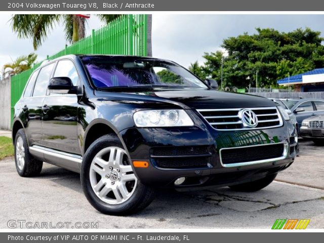 2004 Volkswagen Touareg V8 in Black