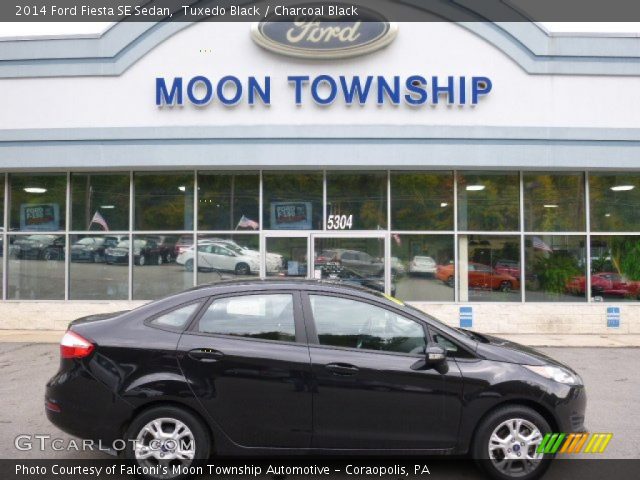 2014 Ford Fiesta SE Sedan in Tuxedo Black