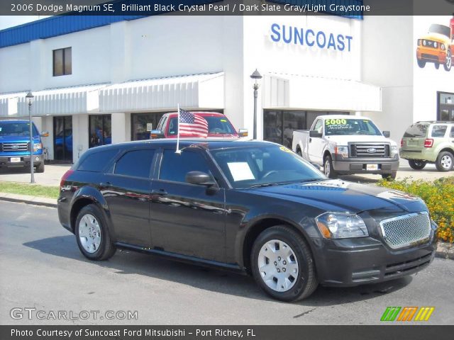 2006 Dodge Magnum SE in Brilliant Black Crystal Pearl