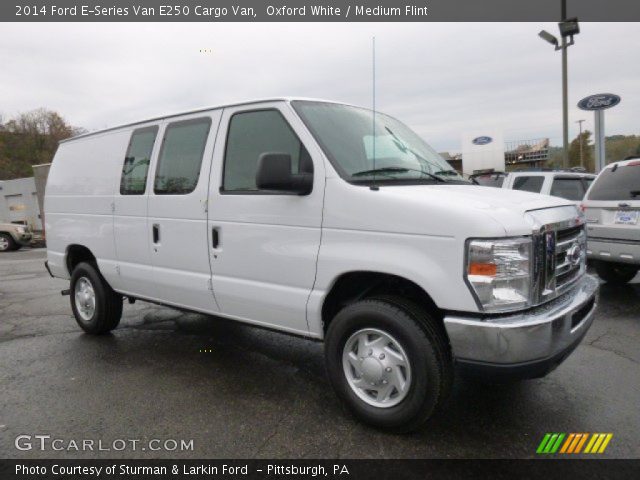 2014 Ford E-Series Van E250 Cargo Van in Oxford White