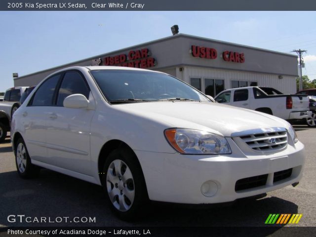 2005 Kia Spectra LX Sedan in Clear White