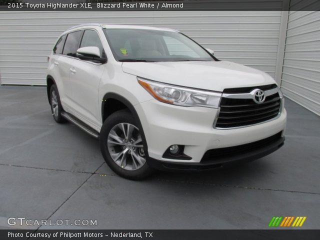 2015 Toyota Highlander XLE in Blizzard Pearl White