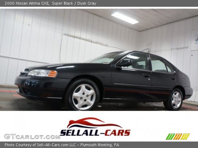 2000 Nissan Altima GXE in Super Black