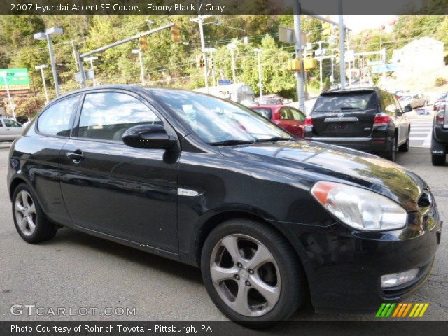 2007 Hyundai Accent SE Coupe in Ebony Black