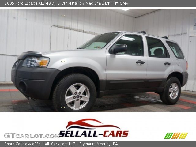 2005 Ford Escape XLS 4WD in Silver Metallic