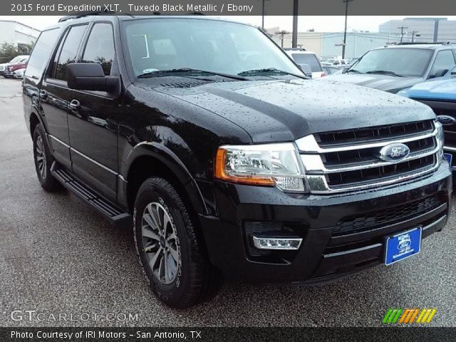 2015 Ford Expedition XLT in Tuxedo Black Metallic
