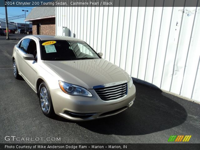 2014 Chrysler 200 Touring Sedan in Cashmere Pearl